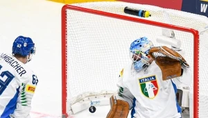 Milan Gulas strzela gola na 1-0 dla Czechów w meczu z Włochami