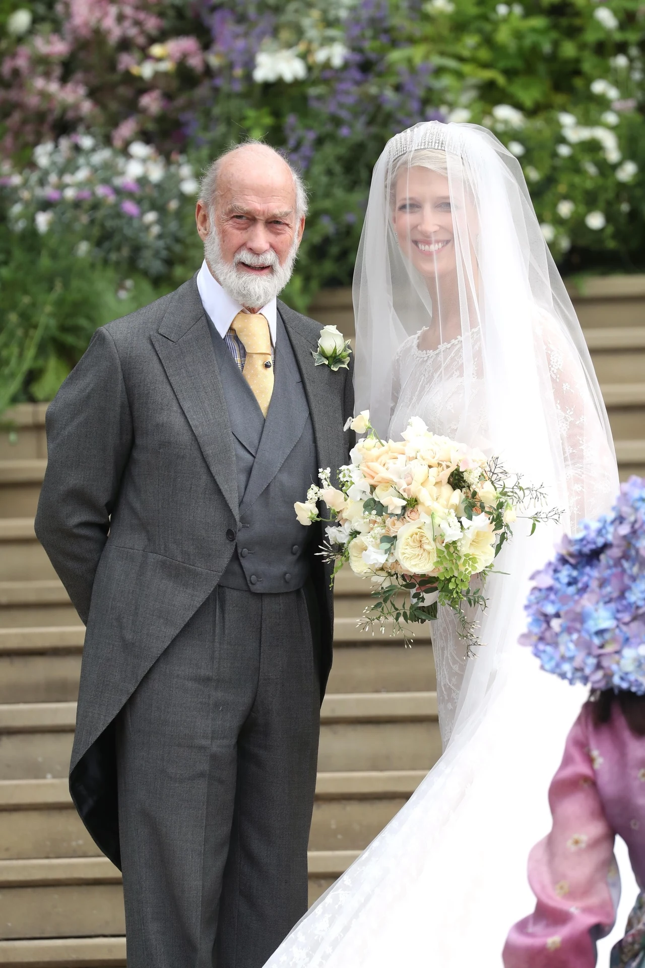 Lady Gabriellę Windsor do ołtarza poprowadził ojciec - książę Michael z Kentu Lady Gabriellę Windsor do ołtarza poprowadził ojciec - książę Michael z Kentu