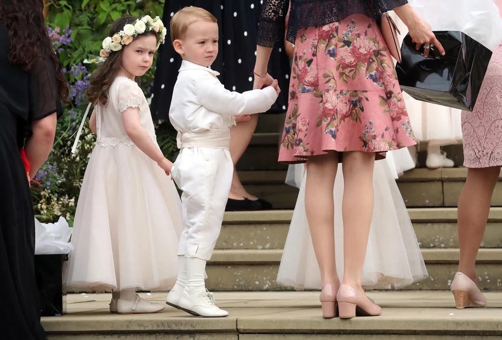 Para pobrała się w kaplicy św. Jerzego w Windsorze, a wesele odbyło się w Frogmore Cottage Para pobrała się w kaplicy św. Jerzego w Windsorze, a wesele odbyło się w Frogmore Cottage