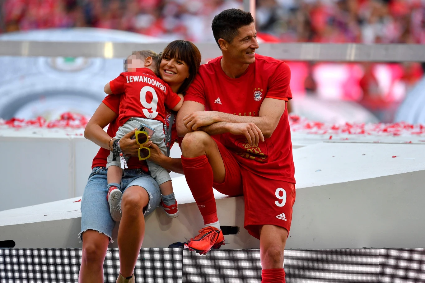 Lewandowscy świętują mistrzostwo Lewandowscy świętują mistrzostwo