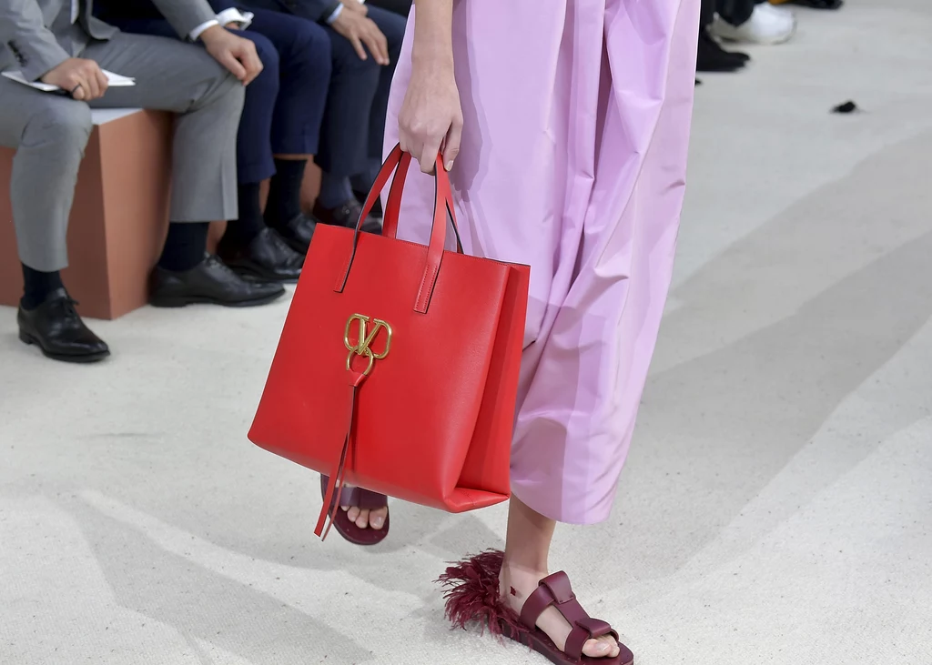 Kolekcja torebek Valentino wiosna/ lato 2019. Paris Fashion Week Kolekcja torebek Valentino wiosna/ lato 2019. Paris Fashion Week