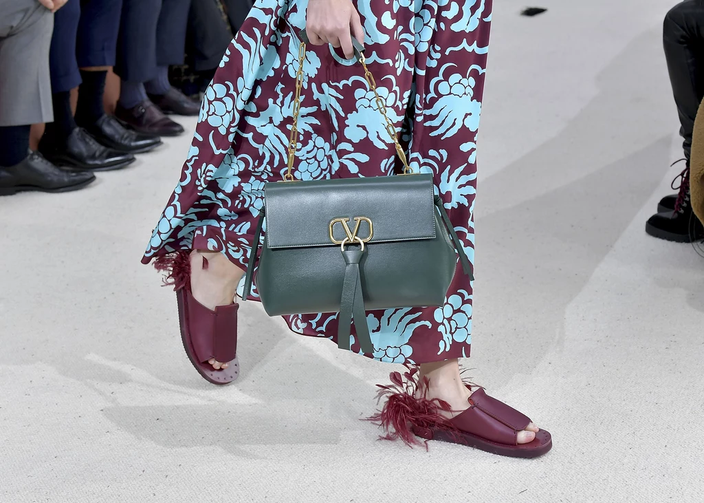 Kolekcja torebek Valentino wiosna/ lato 2019. Paris Fashion Week Kolekcja torebek Valentino wiosna/ lato 2019. Paris Fashion Week