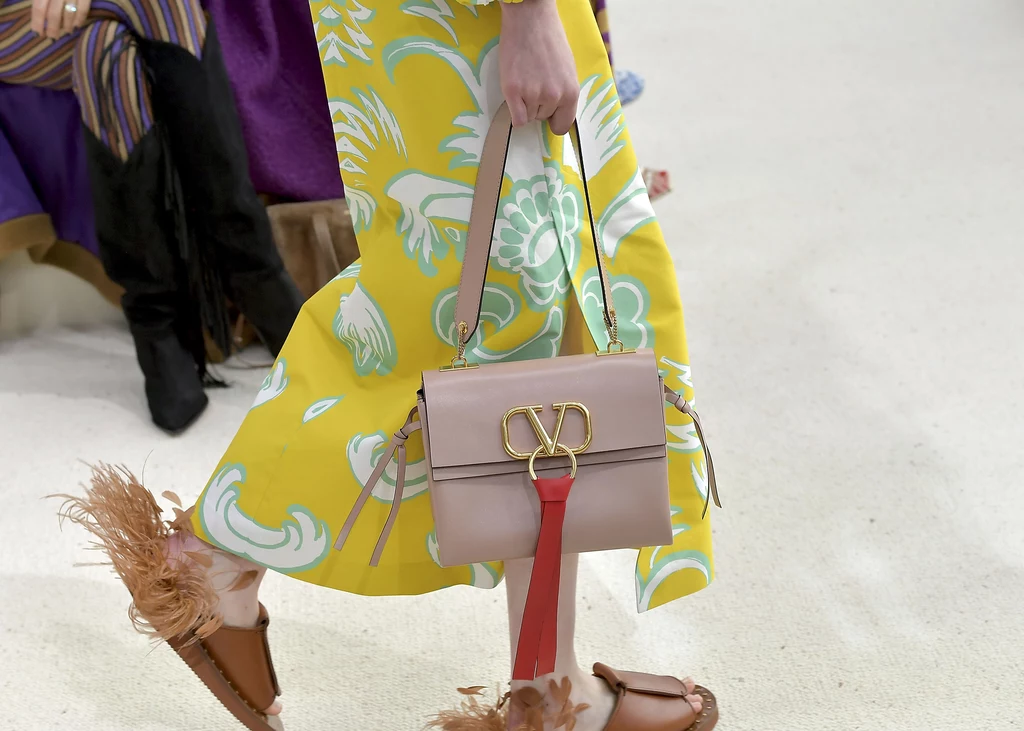 Kolekcja torebek Valentino wiosna/ lato 2019. Paris Fashion Week Kolekcja torebek Valentino wiosna/ lato 2019. Paris Fashion Week