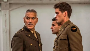 George Clooney w scenie z serialu "Paragraf 22"