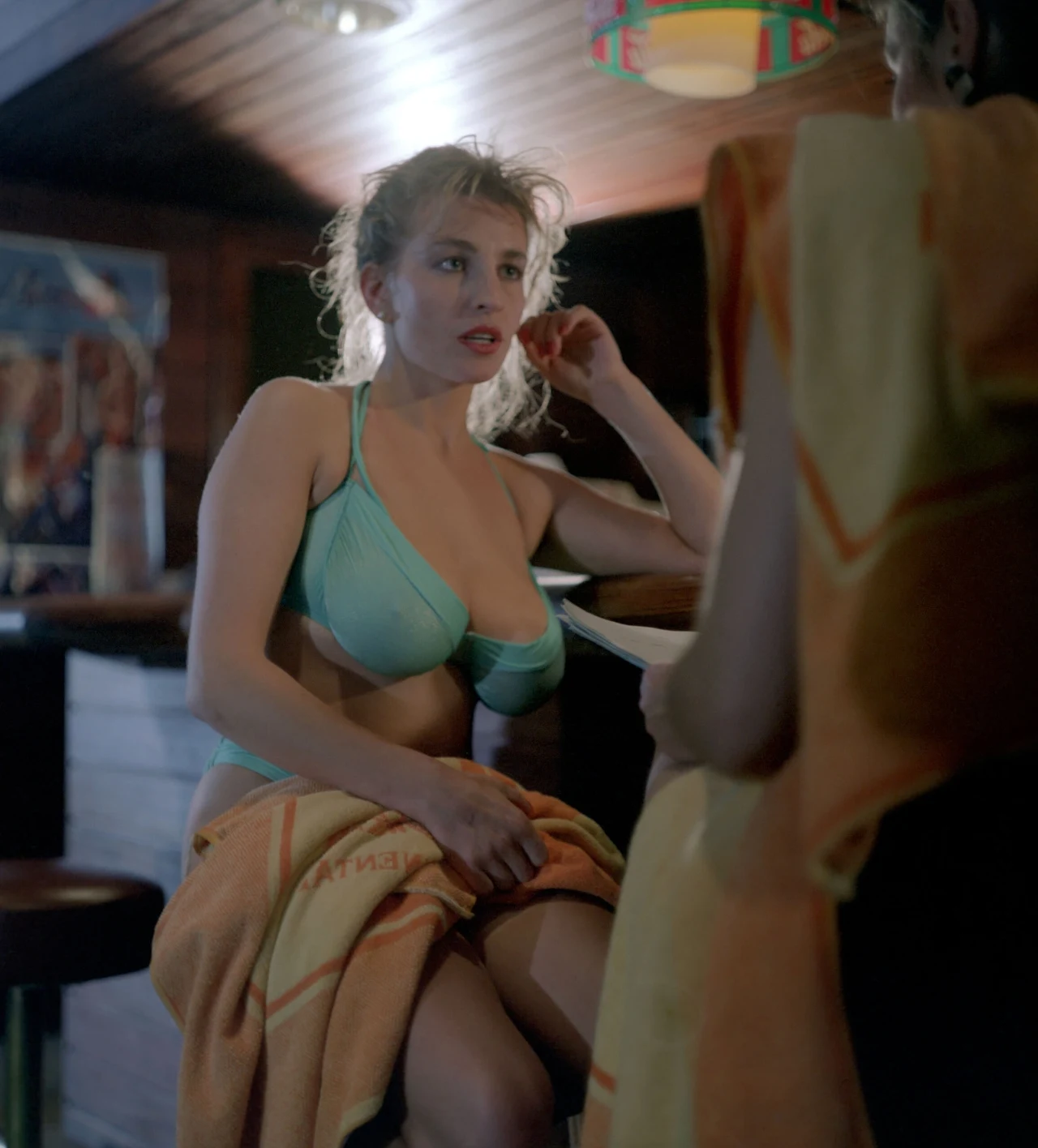 Danuta Lato - ujęcie z serialu "W Labiryncie" Danuta Lato - ujęcie z serialu "W Labiryncie"