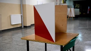 Nietrzeźwy przewodniczący komisji wyborczej ukarany mandatem