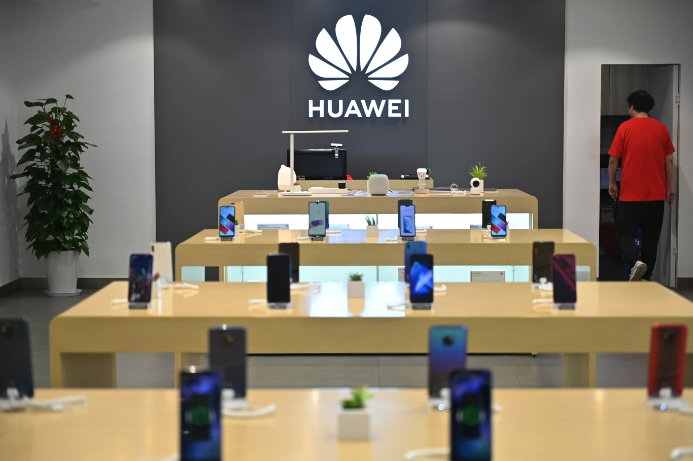Nad Huawei zbierają się czarne chmury Nad Huawei zbierają się czarne chmury