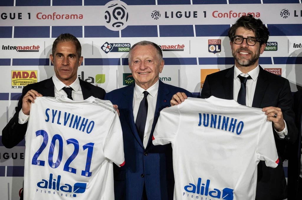Sylvinho (z lewej) oraz Juninho (z prawej) zostali zaprezentowani jako trener i dyrektor sportowy Olympique Lyon Sylvinho (z lewej) oraz Juninho (z prawej) zostali zaprezentowani jako trener i dyrektor sportowy Olympique Lyon