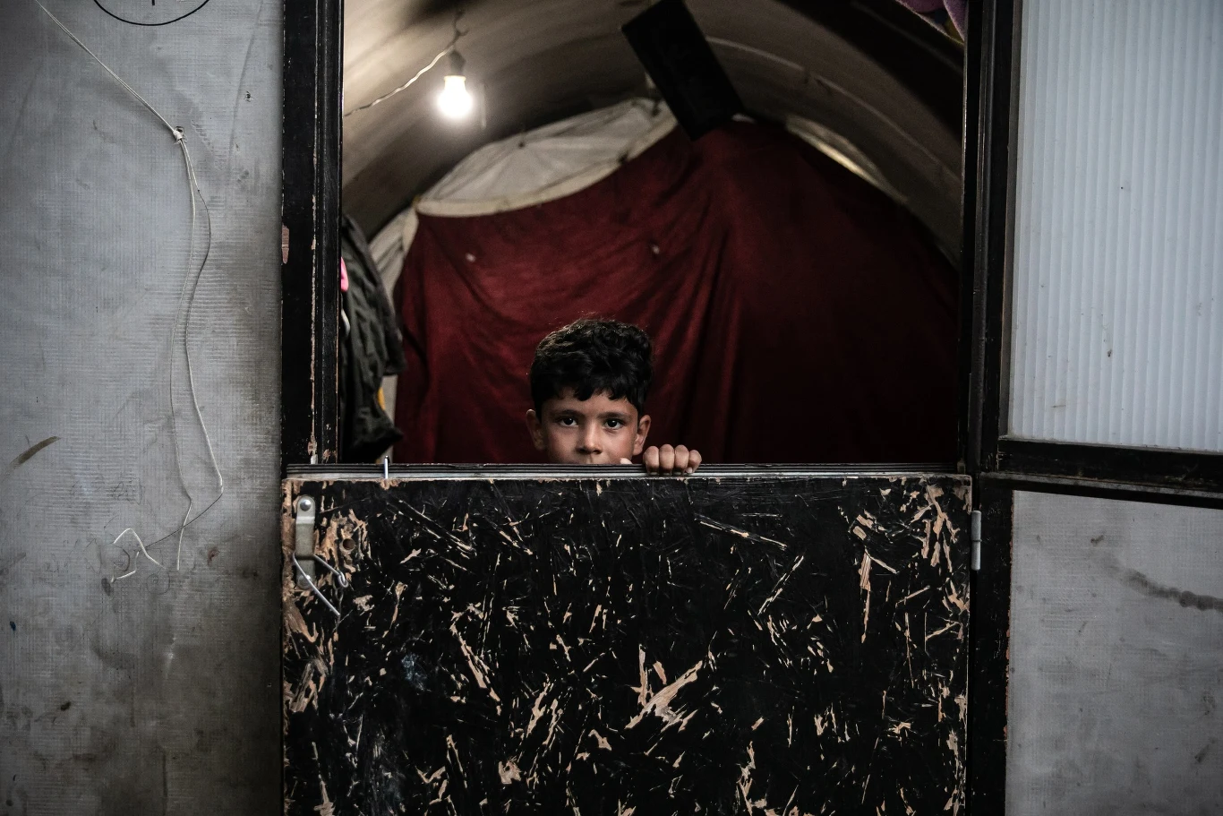 8-letni Armid przybył tu z Afganistanu. Na wyspie spędził połowę swojego życia