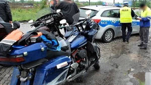 Motocyklista wywrócił się podczas wyprzedzania