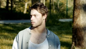  Felix Maritaud w scenie z filmu "Sauvage"