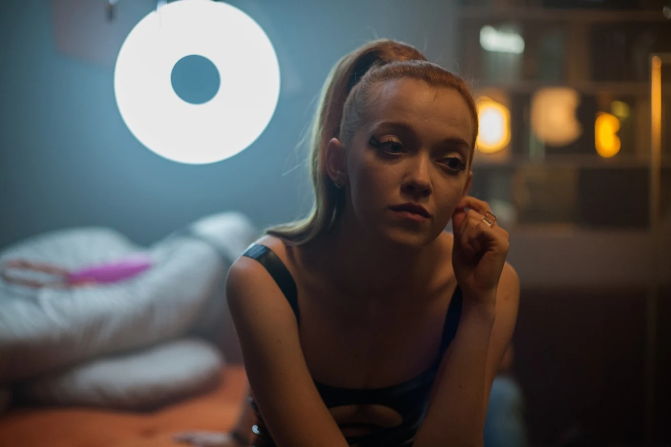 Dla Yvonne ma to być powrót na szczyty list przebojów, dla Celii i Mata szansa na nakręcenie wspólnego filmu. 