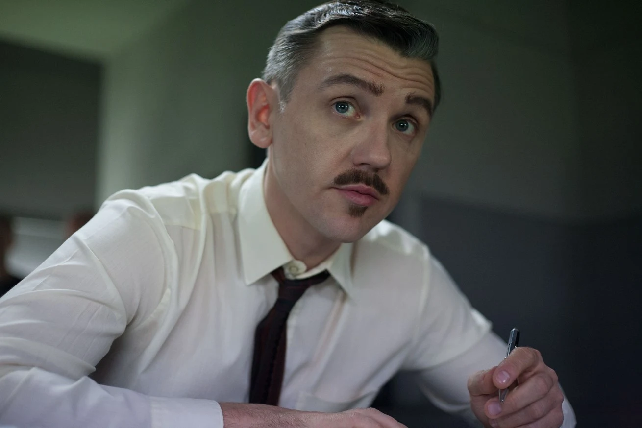 "We współczesnym świecie, gdzie informacja jest najcenniejszym towarem, trzeba bardzo uważać na jakość tej informacji. Czasem to tylko fragment, strzęp większej całości, który może nas wprowadzić w błąd. Jeśli układa się w logiczną całość z innymi fragmentami przyjmujemy to za prawdę. I tym samym utwierdzamy się w błędzie" - mówi Paweł Borowski.