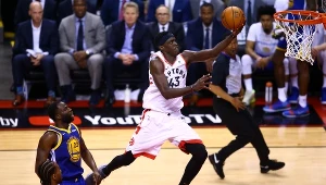 Pascal Siakam zdobywa punkty dla Toronto Raptors