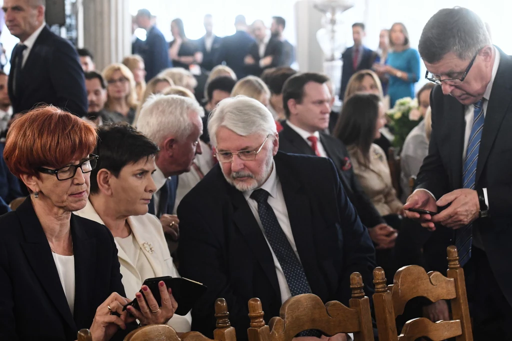 Nowi europosłowie PiS: Elżbieta Rafalska, Beata Szydło, Witold Waszczykowski i Zbigniew Kuźmiuk Nowi europosłowie PiS: Elżbieta Rafalska, Beata Szydło, Witold Waszczykowski i Zbigniew Kuźmiuk