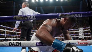 Anthony Joshua tutaj na deskach w przegranej pierwszej walce z Andy'm Ruizem jr