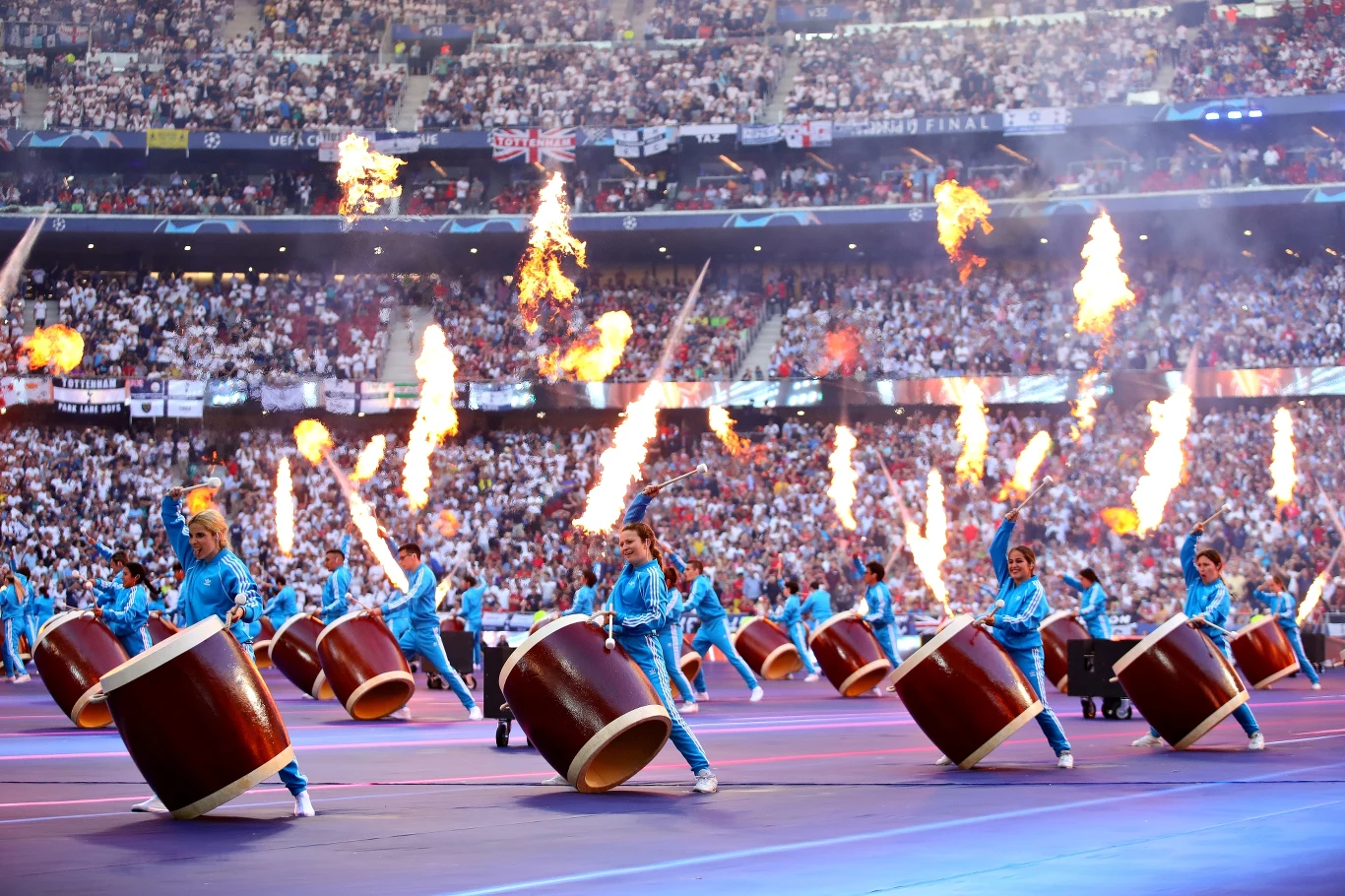 Zobacz zdjęcia z występu grupy Imagine Dragons przed finałem piłkarskiej Ligi Mistrzów Zobacz zdjęcia z występu grupy Imagine Dragons przed finałem piłkarskiej Ligi Mistrzów