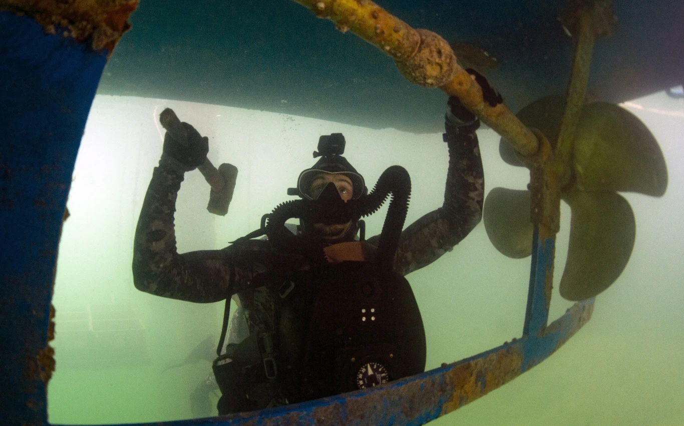 Żołnierze Navy SEAL muszą się czuć w wodzie bardzo swobodnie Żołnierze Navy SEAL muszą się czuć w wodzie bardzo swobodnie