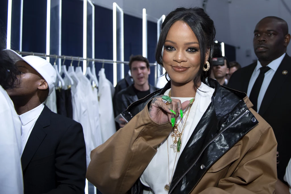 Rihanna jest na liście najbogatszą przedstawicielką świata muzyki - zajęła 37. miejsce Rihanna jest na liście najbogatszą przedstawicielką świata muzyki - zajęła 37. miejsce