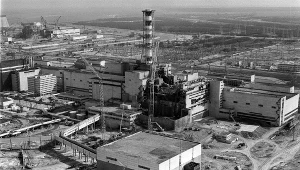 "Wojciech Jaruzelski nie ryzykowałby swojej skóry, gdyby wiatr przywiał nam pamiątkę z Czarnobyla"