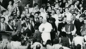 Zdjęcie Jana Pawła II wykonane przez funkcjonariusza SB w trakcie pielgrzymki papieża w 1979 roku