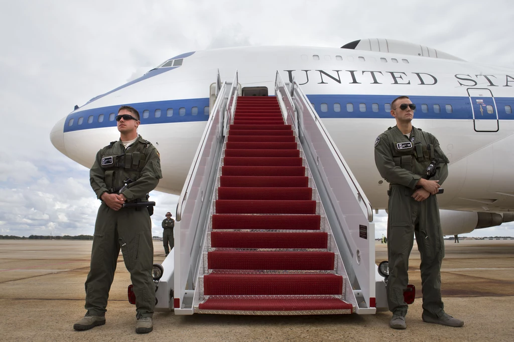 ​E-4B, rok 2013