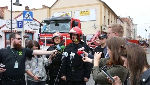 Komendant główny Państwowej Straży Pożarnej Leszek Suski (po prawej) i opolski komendant wojewódzki PSP Krzysztof Kędryk (po lewej) podczas konferencji prasowej