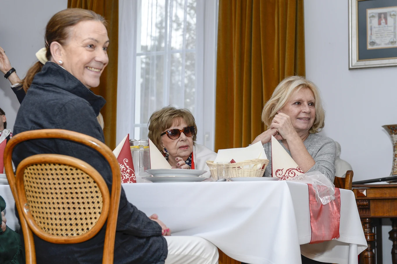 Barbara Burska i Ewa Wiśniewska, na zdj. również Zofia Czerwińska