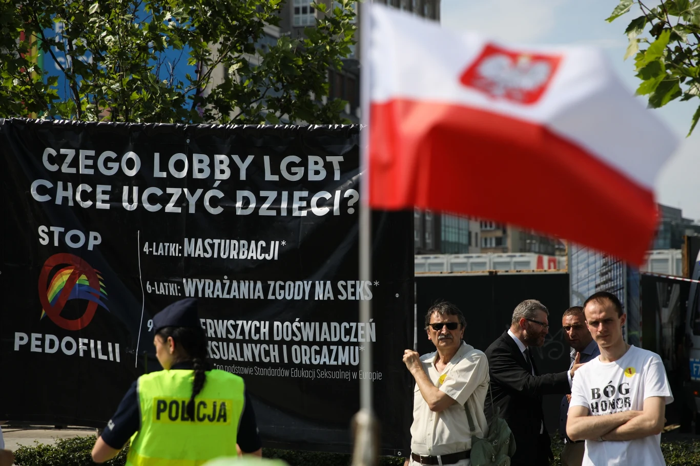 Pikieta Grzegorza Brauna przeciwko Paradzie Równości