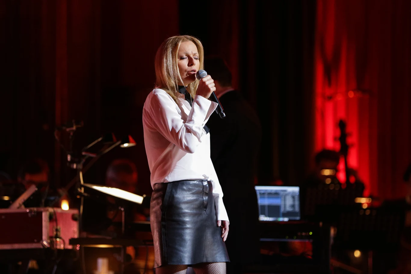 Zobacz zdjęcia z drugiego koncertu "Chwytaj dzień" w ramach Wodecki Twist Festiwal 2019 Anna Maria Jopek Zobacz zdjęcia z drugiego koncertu "Chwytaj dzień" w ramach Wodecki Twist Festiwal 2019 Anna Maria Jopek