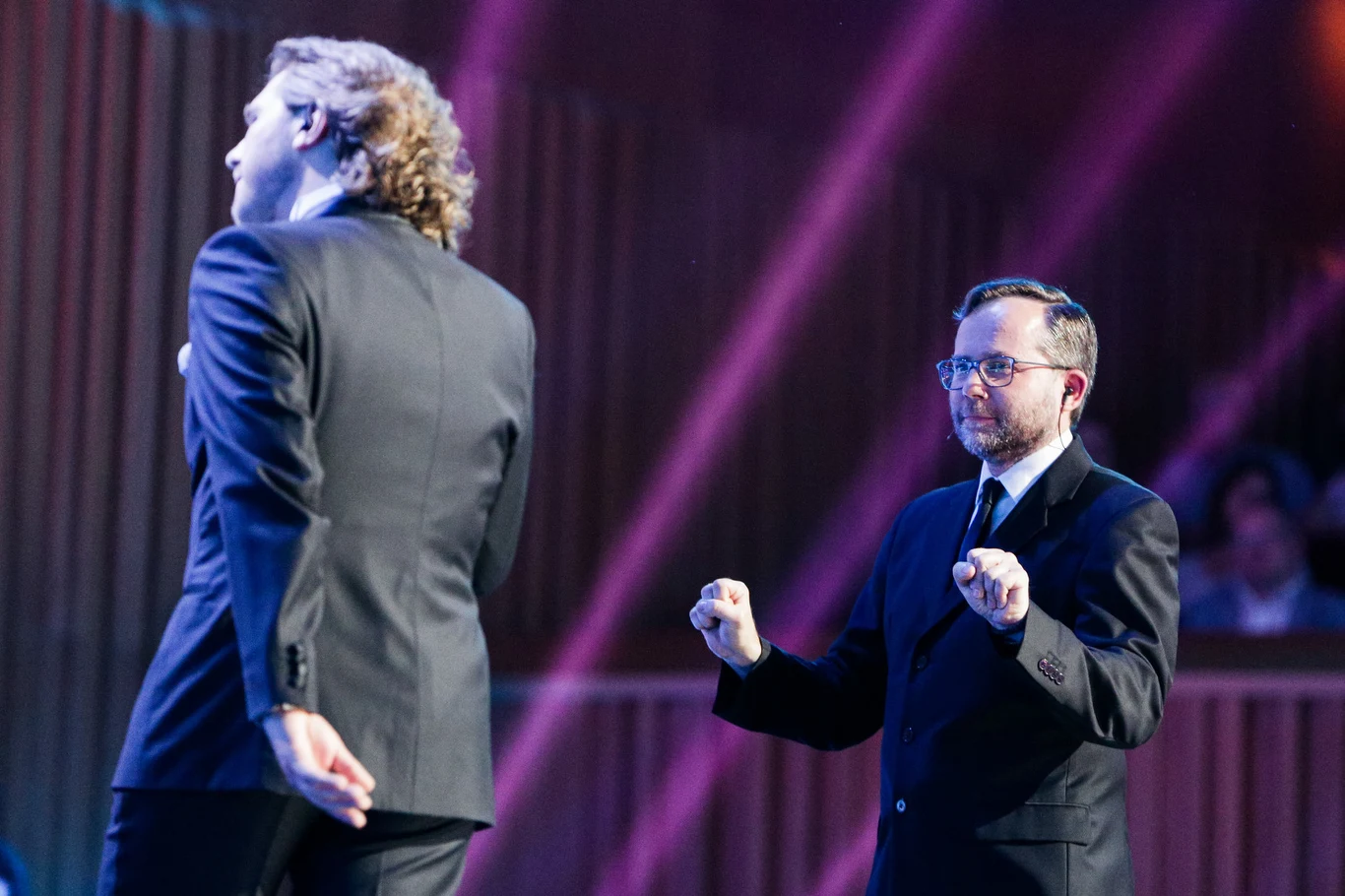 Zobacz zdjęcia z drugiego koncertu "Chwytaj dzień" w ramach Wodecki Twist Festiwal 2019 Andrzej Lampert (tyłem) i Krzysztof Herdzin Zobacz zdjęcia z drugiego koncertu "Chwytaj dzień" w ramach Wodecki Twist Festiwal 2019 Andrzej Lampert (tyłem) i Krzysztof Herdzin