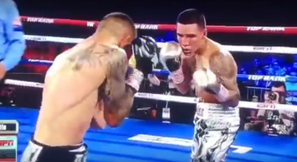 Oscar Valdez (z prawej) w walce z Amerykaninem Jasonem Sanchezem Oscar Valdez (z prawej) w walce z Amerykaninem Jasonem Sanchezem