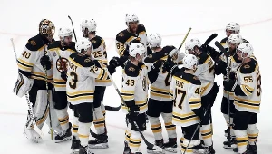 Hokeiści Boston Bruins zagrają o tytuł u siebie