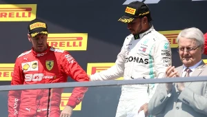 Sebastian Vettel (z lewej), obok Lewis Hamilton