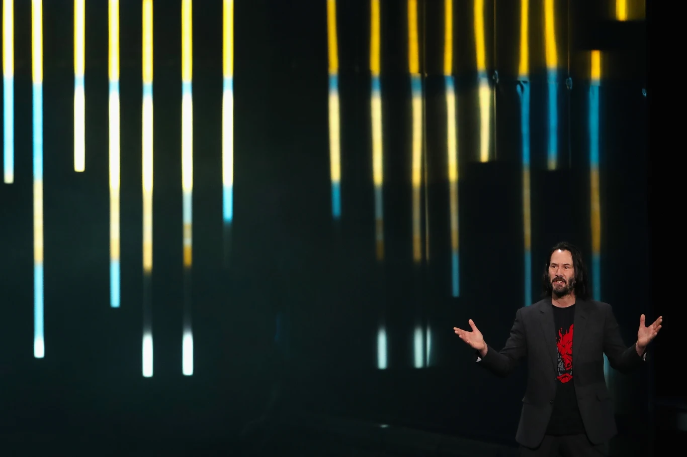 Dowiedzieliśmy się także, że gwiazda kina akcji bierze udział w sesjach motion capture, a więc dokładnie zeskanowany wizerunek Reevesa pojawi się w wirtualnym świecie. Ten wcieli się w samego Johhny’ego Silverhanda, jedną z najważniejszych postaci z uniwersum fabularnego Cyberpunka. Dowiedzieliśmy się także, że gwiazda kina akcji bierze udział w sesjach motion capture, a więc dokładnie zeskanowany wizerunek Reevesa pojawi się w wirtualnym świecie. Ten wcieli się w samego Johhny’ego Silverhanda, jedną z najważniejszych postaci z uniwersum fabularnego Cyberpunka.