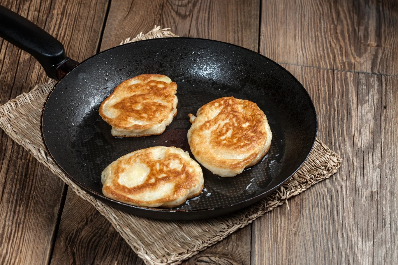 Racuchy przyrządzone z mąki tortowe pięknie wyrosną i do tego będą mięcutkie jak chmurka 