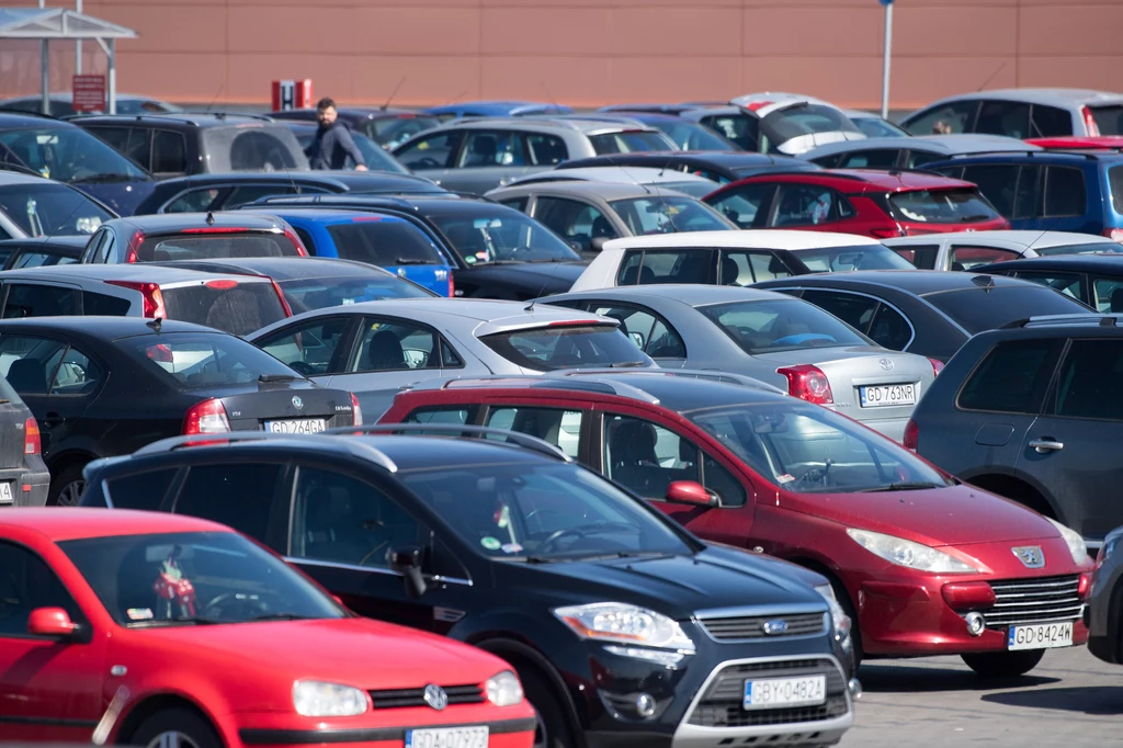 Do zderzania doszło na parkingu pod sklepem