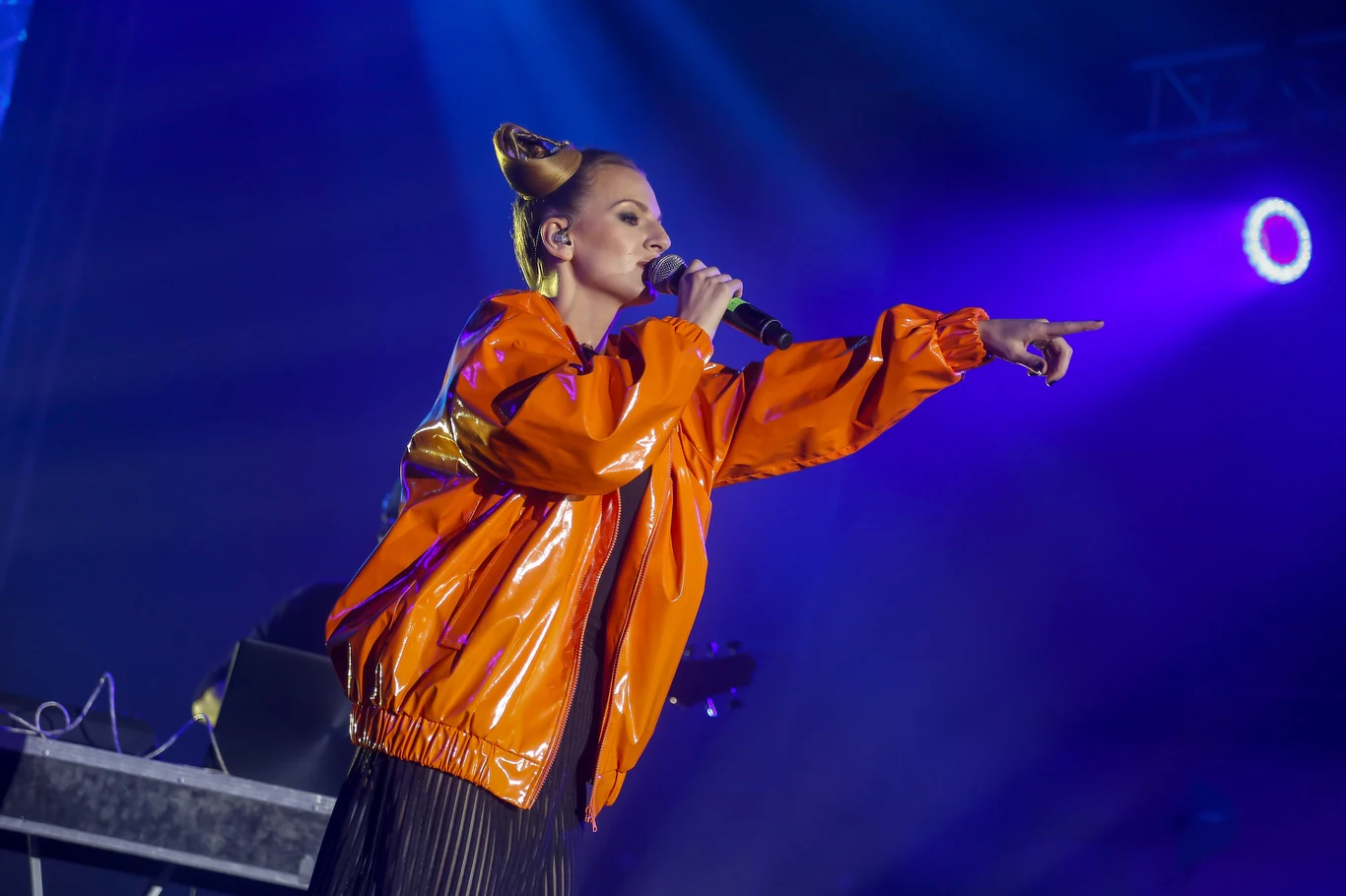 Jej najnowszą płytę "Zakryj" polecał m.in. Dawid Podsiadło pisząc na Twitterze: "W zapętleniu słucham płyty Sarsy, najbardziej polecam utwory: 'Ta piosenka', 'Zakryj', 'Tęskno mi', 'Nienaiwne'. Cała płyta daje mnóstwo szczęścia i pasuje do słonka, które ostatnio takie życzliwe".