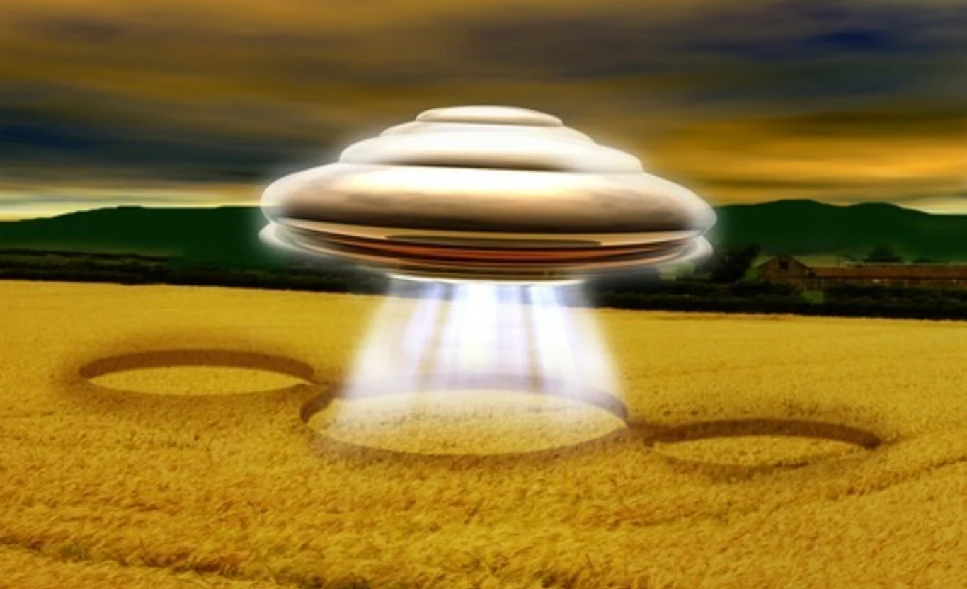 Nie brakuje opinii, że kręgi w zbożu to tak naprawdę sprawka obcych cywilizacji Nie brakuje opinii, że kręgi w zbożu to tak naprawdę sprawka obcych cywilizacji