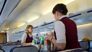 Ten napój to największa zmora stewardes. Nawet piloci mają zastrzeżenia do jego jakości