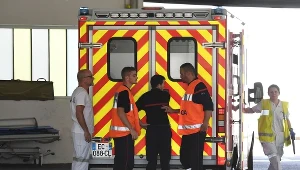 Tak wyglądał transport Chrisa Froome'a ambulansem