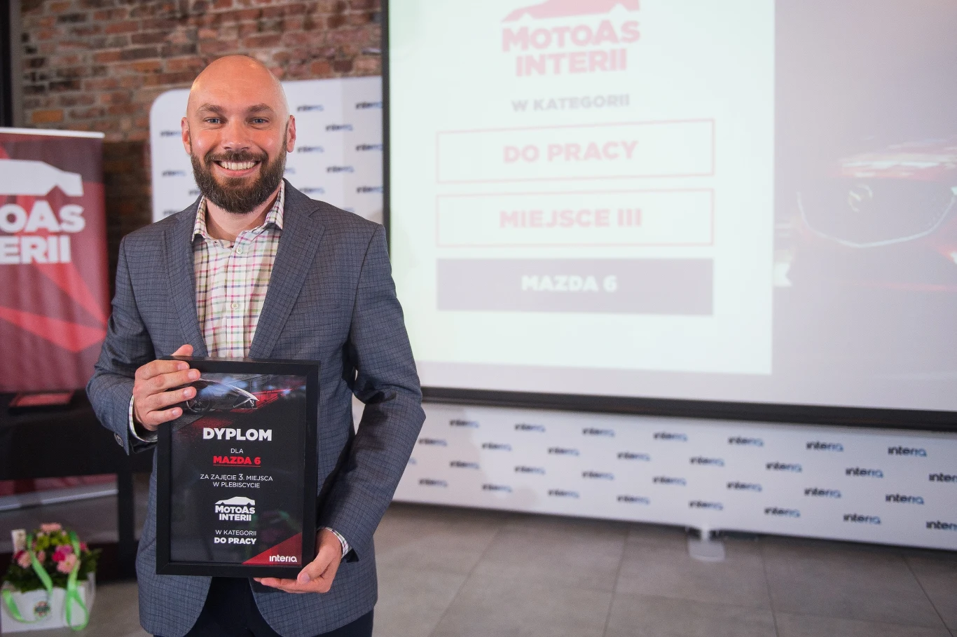 Miejsce 3 w kategorii Do pracy - Mazda 3 Szymon Sołtysik Miejsce 3 w kategorii Do pracy - Mazda 3 Szymon Sołtysik