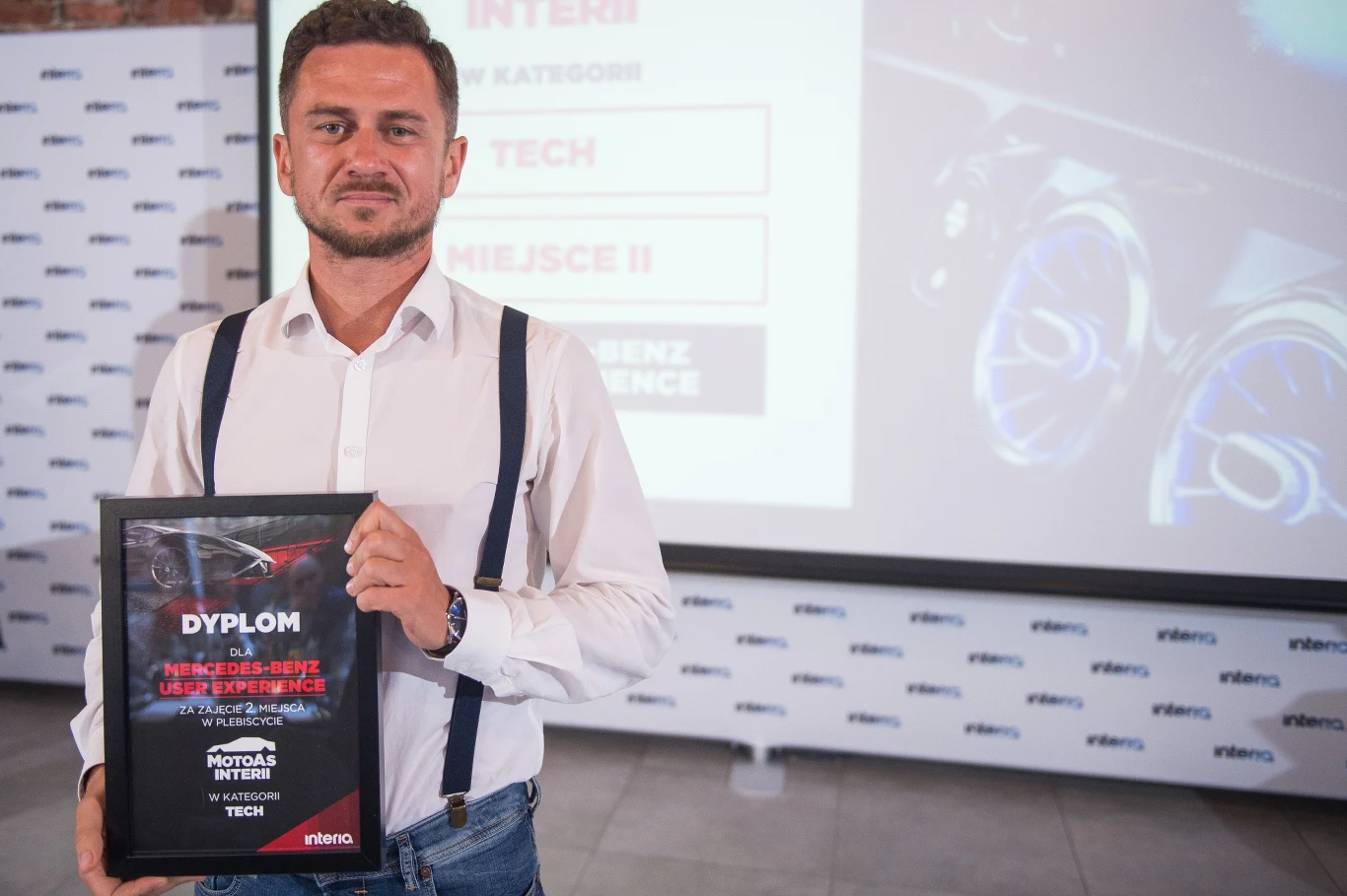 Miejsce 2 w kategorii TECH - system MBUX Tomasz Mucha Miejsce 2 w kategorii TECH - system MBUX Tomasz Mucha