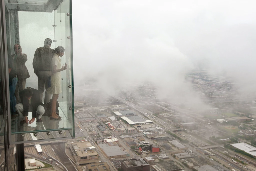 Przeszklony balkon widokowy w chicagowskiej Willis Tower