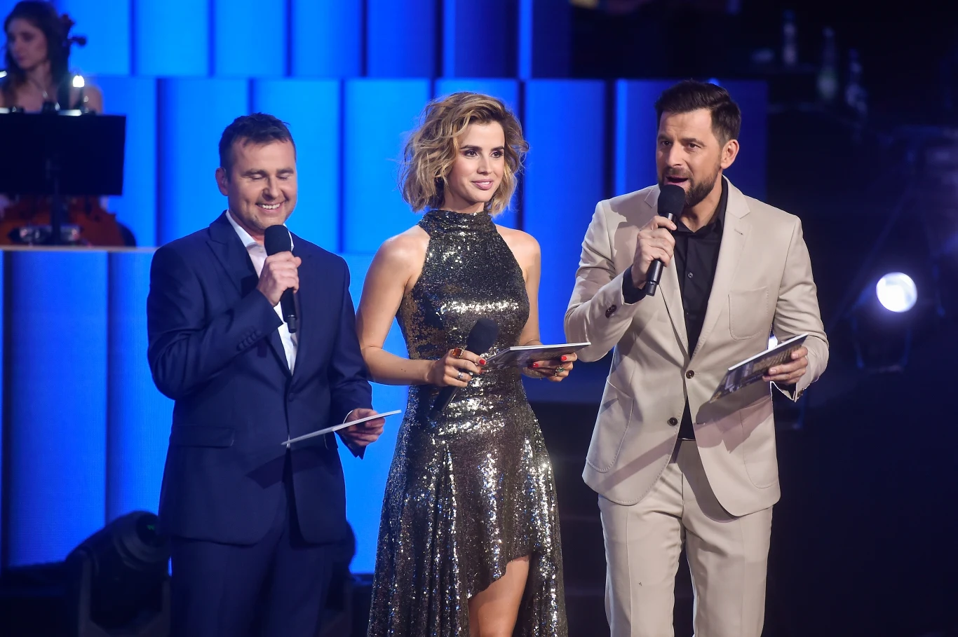 Zobacz zdjęcia z koncertu Debiutów na Festiwalu w Opolu! Prowadzący koncert Debiutów