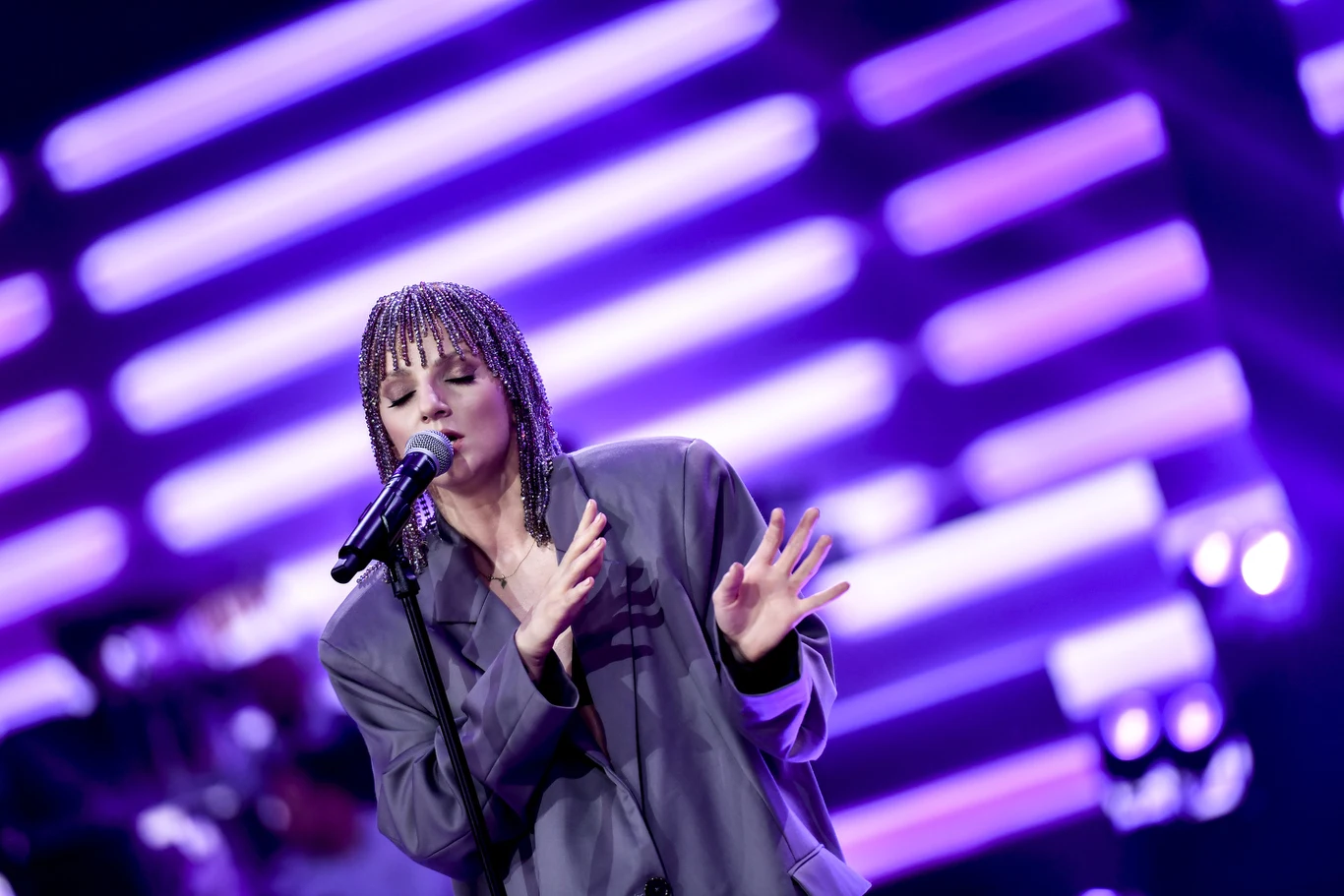 Zobacz zdjęcia z występu Sarsy podczas koncertu "Nie pytaj o Polskę #30latwolności" na Festiwalu w Opolu 2019 Zobacz zdjęcia z występu Sarsy podczas koncertu "Nie pytaj o Polskę #30latwolności" na Festiwalu w Opolu 2019