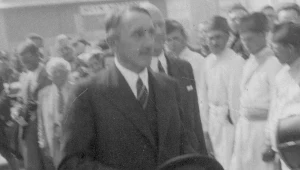 Wojewoda Wacław Kostka-Biernacki odpowiadał za organizację i nadzór nad miejscem odosobnienia w Berezie Kartuskiej