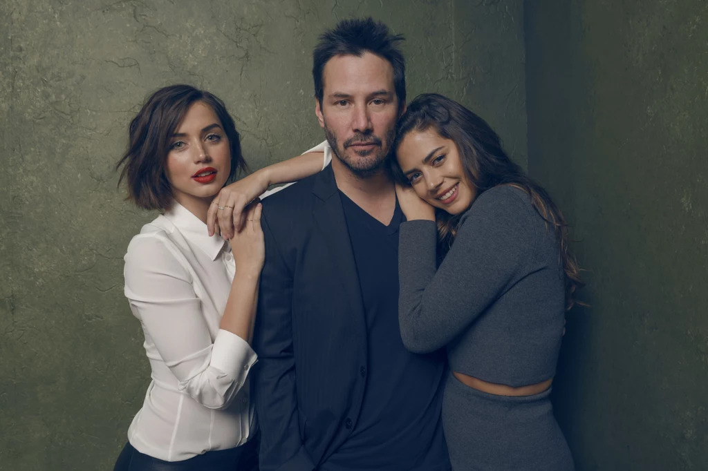 Keanu Reeves podbił serca wszystkich graczy i milionów internautów po pojawieniu się na konferencji Microsoftu na targach E3 w ubiegły weekend. Wydatnie pomógł w tym fakt, że jego występ był całkowitą niespodzianką i nie pojawił się w żadnych „przeciekach” przed samą imprezą. Keanu Reeves podbił serca wszystkich graczy i milionów internautów po pojawieniu się na konferencji Microsoftu na targach E3 w ubiegły weekend. Wydatnie pomógł w tym fakt, że jego występ był całkowitą niespodzianką i nie pojawił się w żadnych „przeciekach” przed samą imprezą.