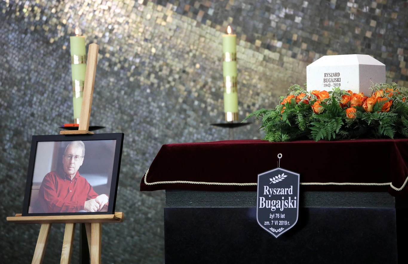 "Sprzeciwiał się łatwym ocenom, łatwej narracji historycznej. W dobie zwalczania się różnych racji w społeczeństwie, on budował swoją optykę, swoje oceny" - dodał Olgierd Łukaszewicz.