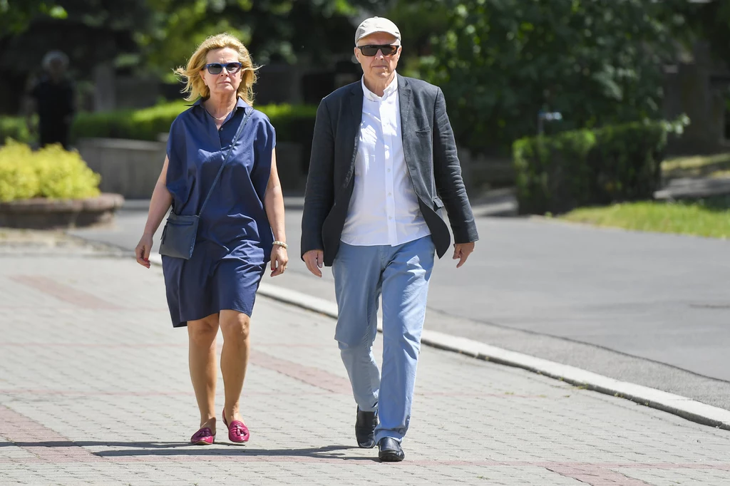 Barbara Bursztynowicz, Jacek Bursztynowicz w drodze na mszę pogrzebową Barbara Bursztynowicz, Jacek Bursztynowicz w drodze na mszę pogrzebową